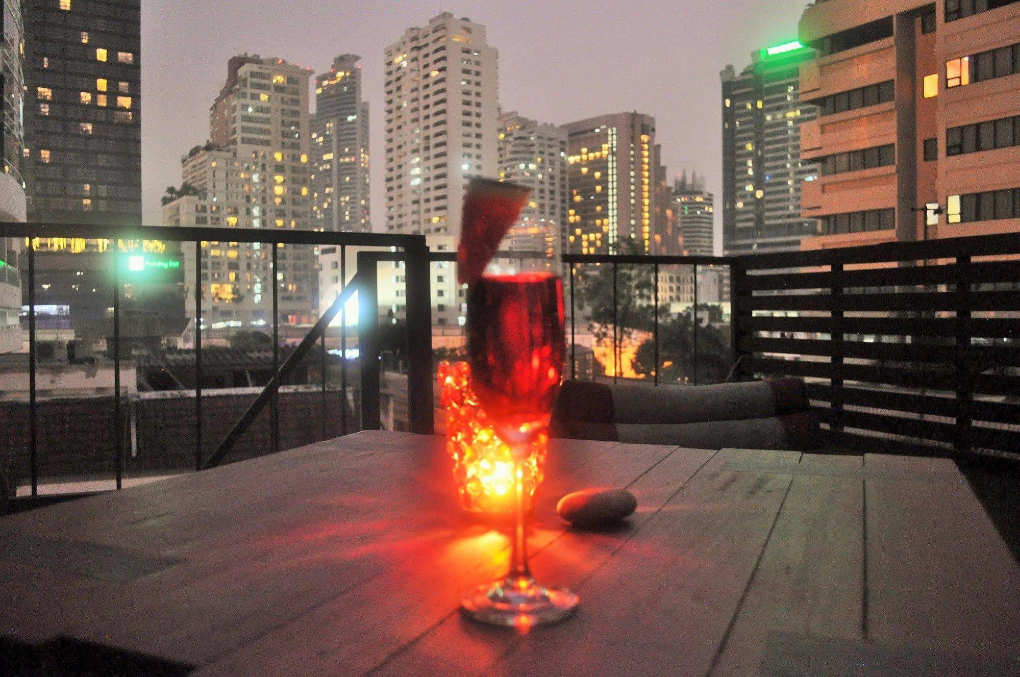 Seven Hotell Bangkok Exteriör bild