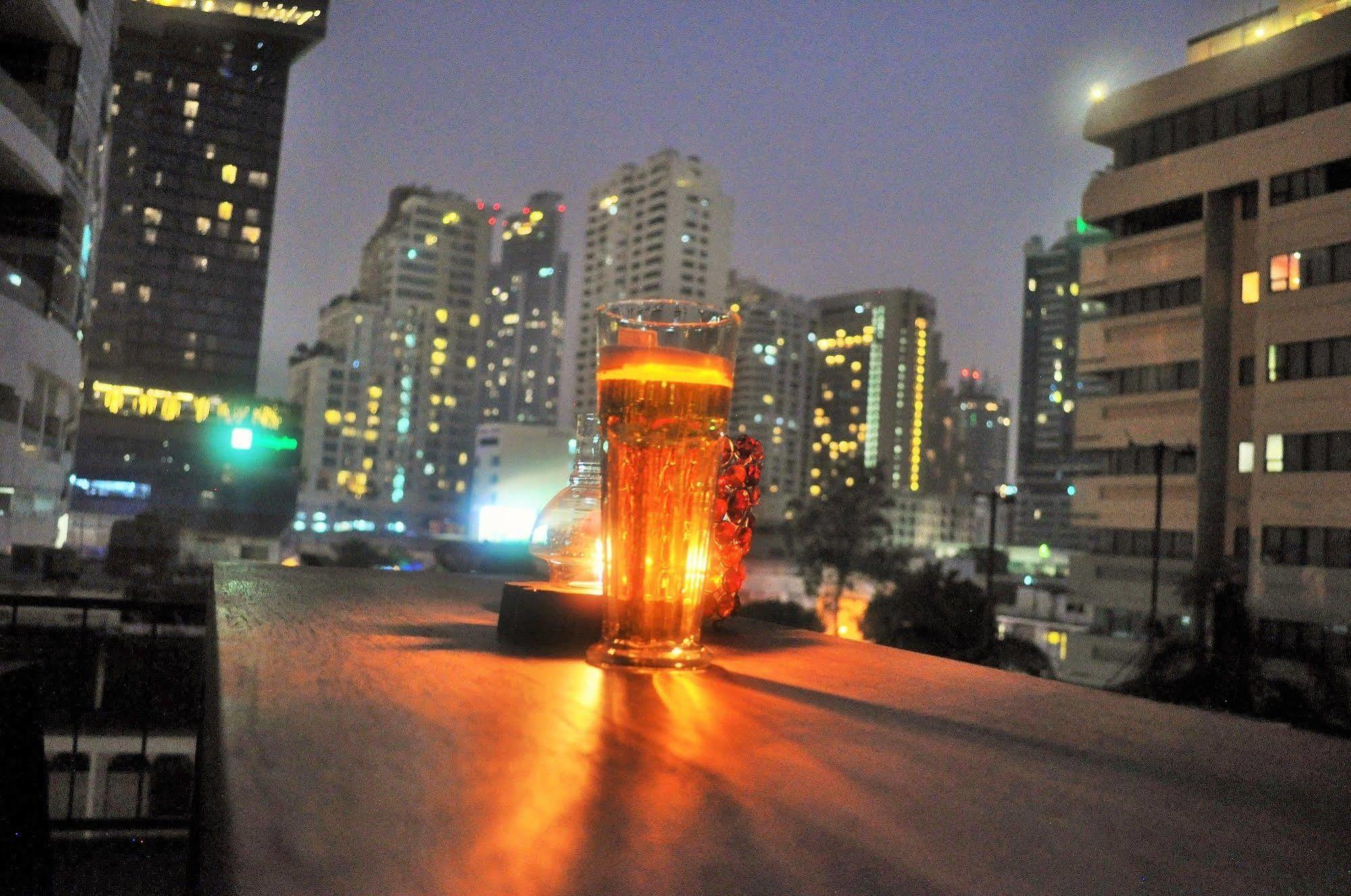 Seven Hotell Bangkok Exteriör bild